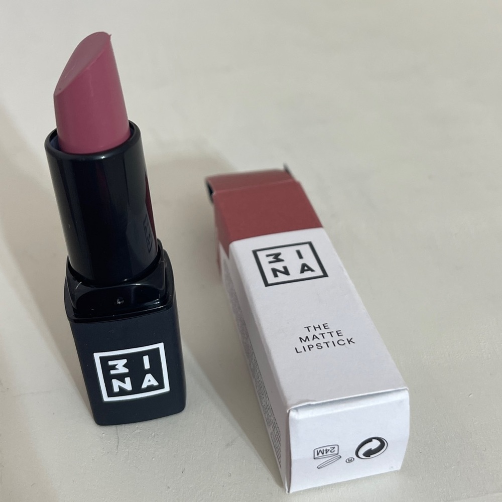 Mina matte lipstick